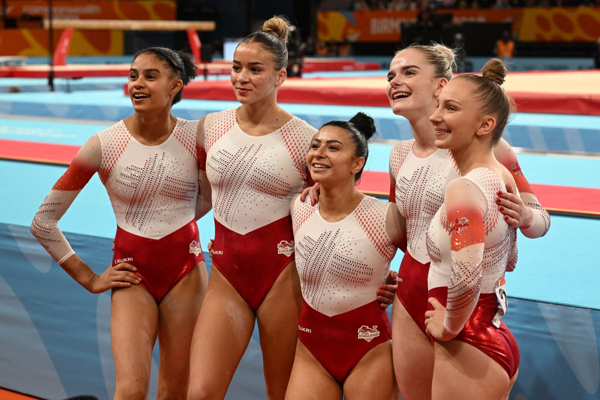 Claudia Fragapane décroche sa cinquième médaille d'or aux Jeux du Commonwealth alors que l'Angleterre garde son sang-froid en gymnastique féminine par équipe