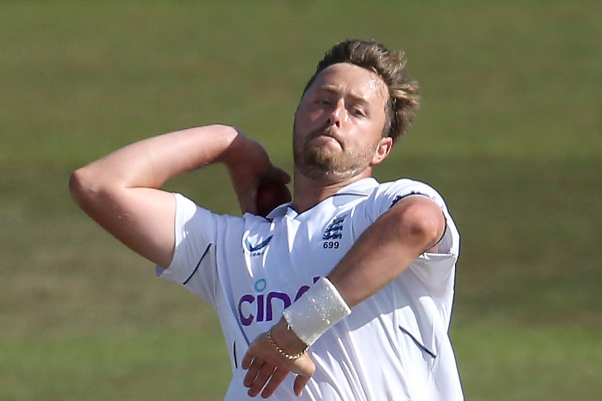 Leaner Ollie Robinson plaide pour l'équipe d'essai d'Angleterre alors que Craig Overton impressionne également lors du match des Lions d'Angleterre