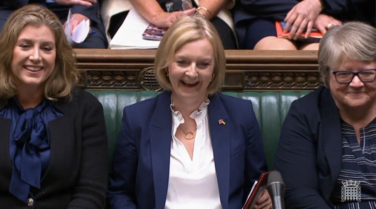 Analyse des PMQ : Liz Truss frappe très tôt un double coup contre Sir Keir Starmer... mais est-elle tombée dans son piège ?