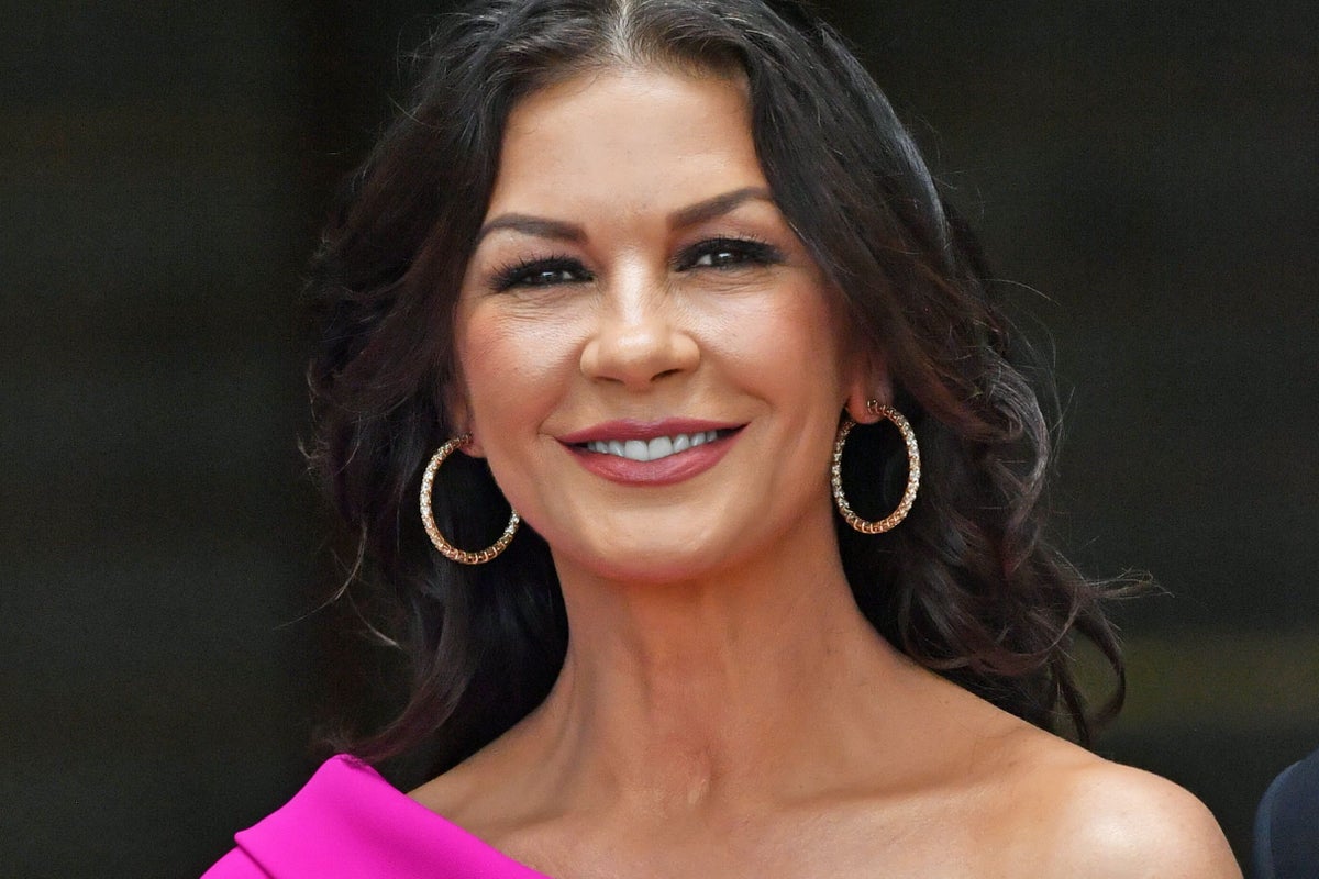 Catherine Zeta-Jones : La mort de Queen m'a donné le mal du pays mais je suis fière de mon héritage