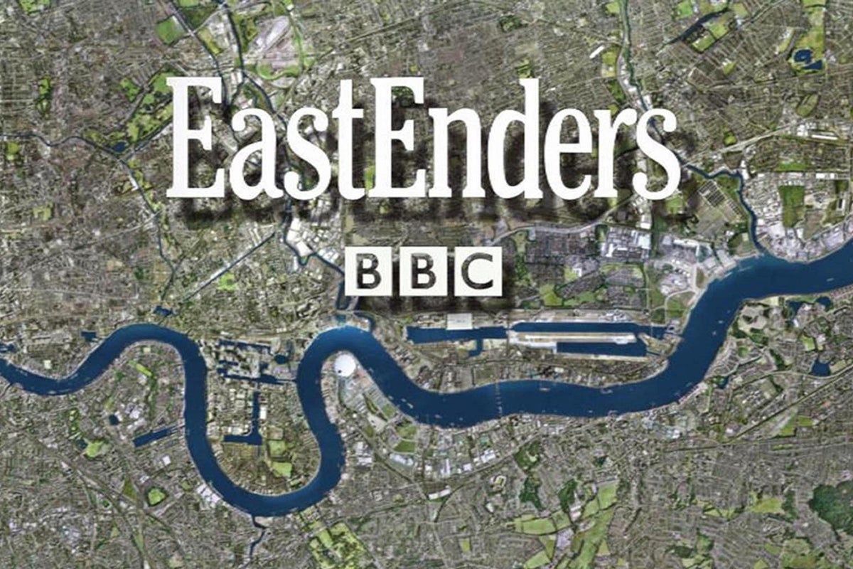 EastEnders compare la mort de Queen à la Grande-Bretagne "perdant son nan" dans un hommage touchant