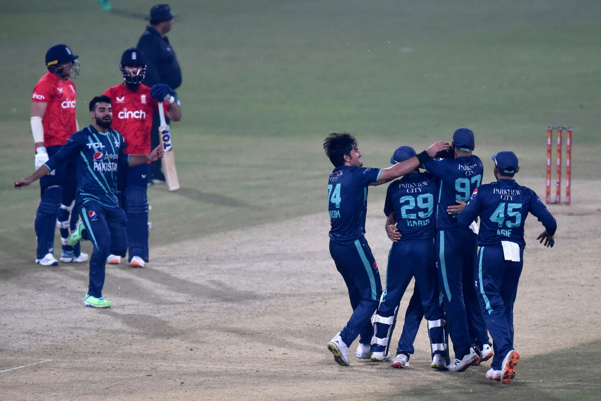 Pakistan vs Angleterre: le rassemblement tardif de Moeen Ali en vain alors que les hôtes prennent le contrôle de la série T20