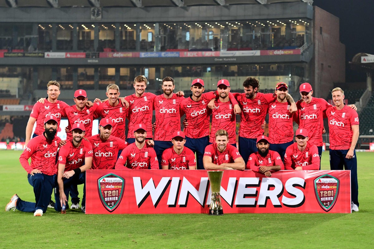 L'Angleterre termine en beauté pour conclure la victoire de la série T20 contre le Pakistan