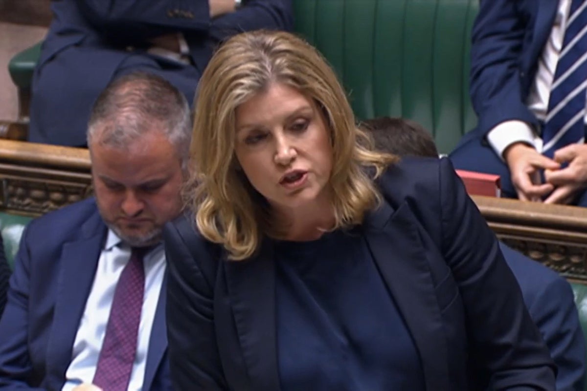 Le Premier ministre Liz Truss "pas sous un bureau" se cachant des députés, déclare Mordaunt
