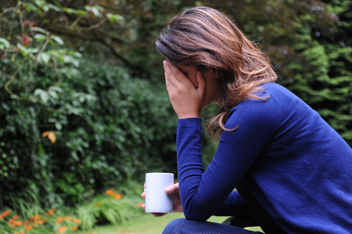 Les femmes « plus anxieuses à propos des factures et déprimées par le coût de la vie »