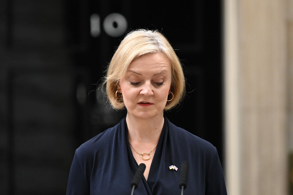 Liz Truss: Des clés au n ° 10 à la chute en six semaines mouvementées