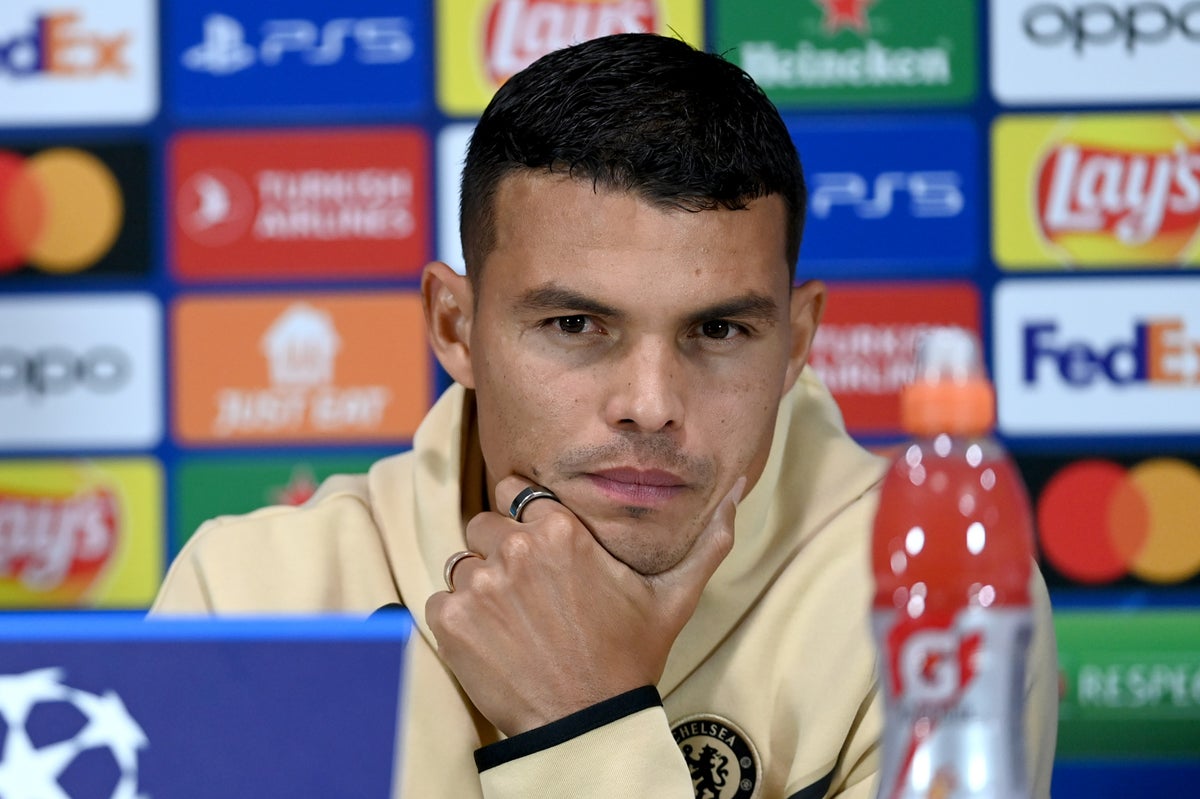 Thiago Silva fait le point sur le contrat de Chelsea alors que Graham Potter insiste sur le fait que le sort du vétéran est entre ses mains