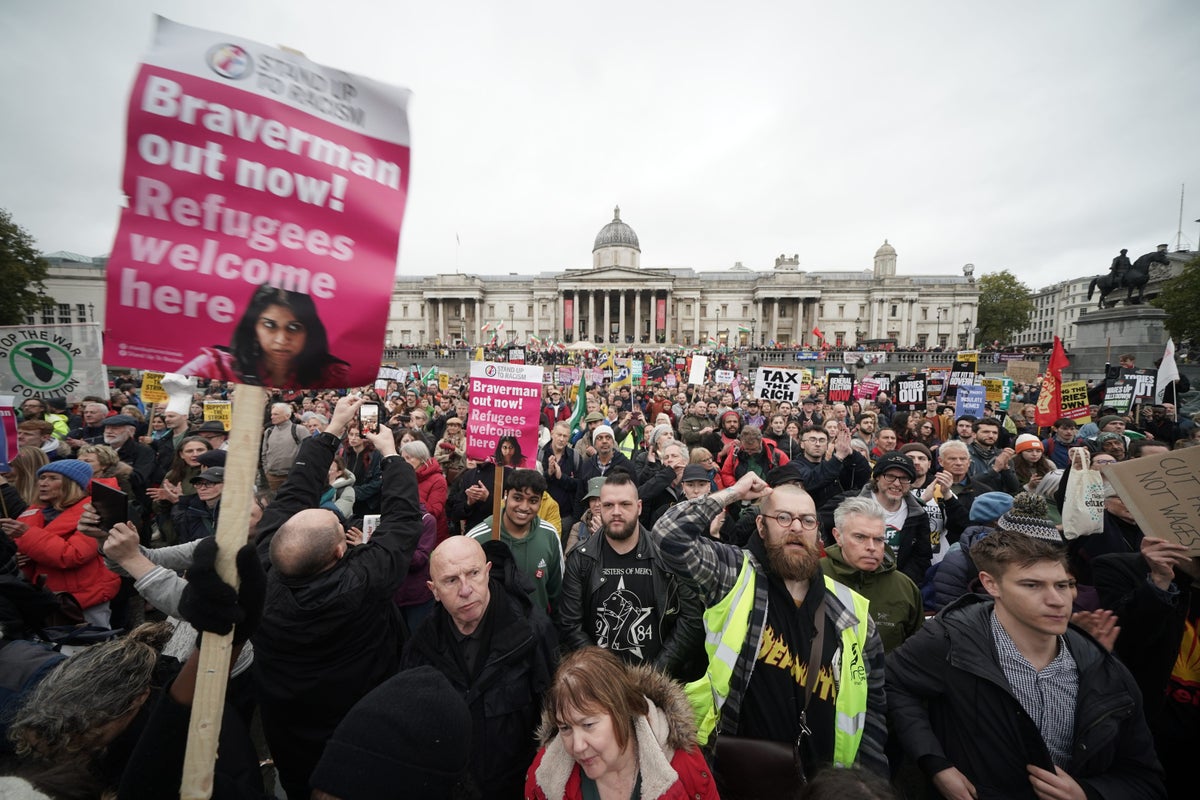 Des milliers de personnes se joignent à la manifestation du centre de Londres pour exiger des élections générales