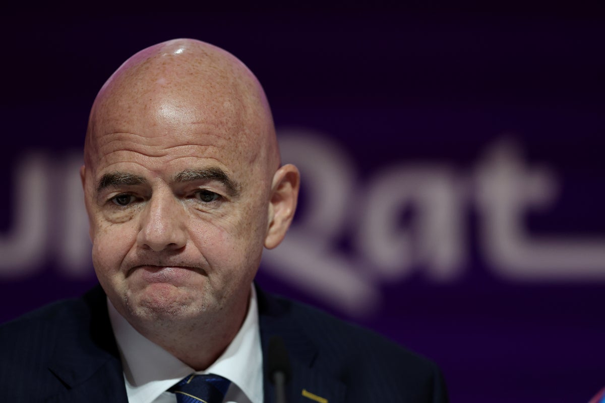 La masterclass de Gianni Infantino dans whataboutery frappe toutes les mauvaises notes à la veille de la Coupe du monde au Qatar