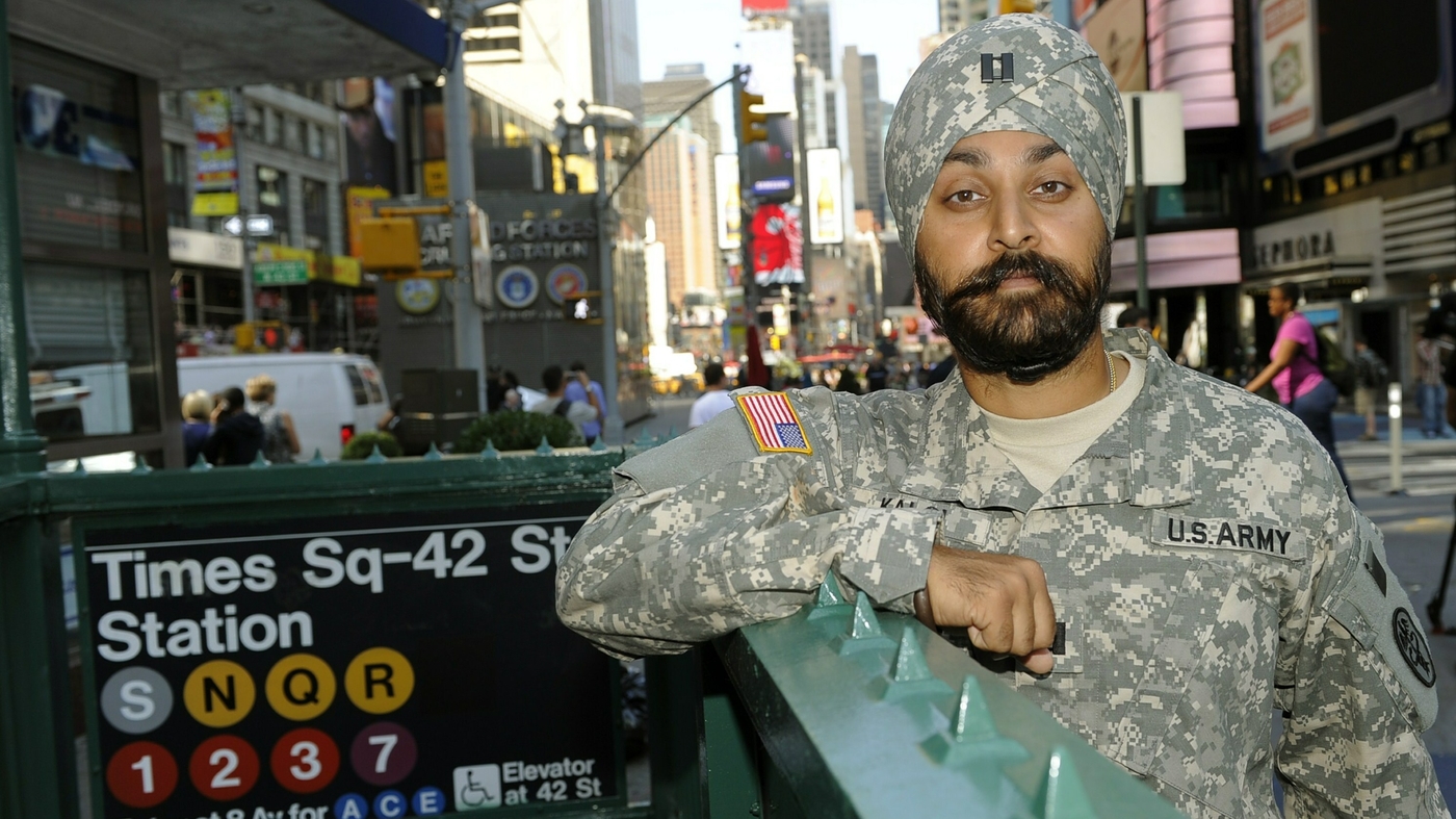 Les hommes sikhs peuvent servir dans le Corps des Marines sans se raser la barbe, selon le tribunal