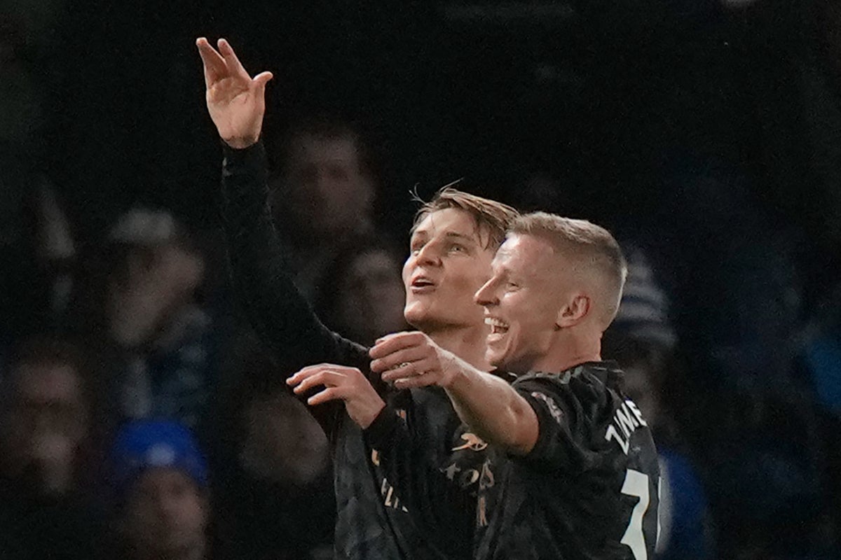 Brighton 0-2 Arsenal EN DIRECT !  But d'Odegaard - Flux du match de Premier League, derniers scores et mises à jour des buts aujourd'hui