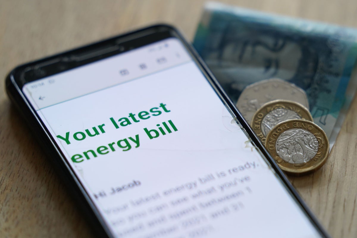 Certaines factures d'énergie devraient augmenter légèrement chaque mois à partir de dimanche