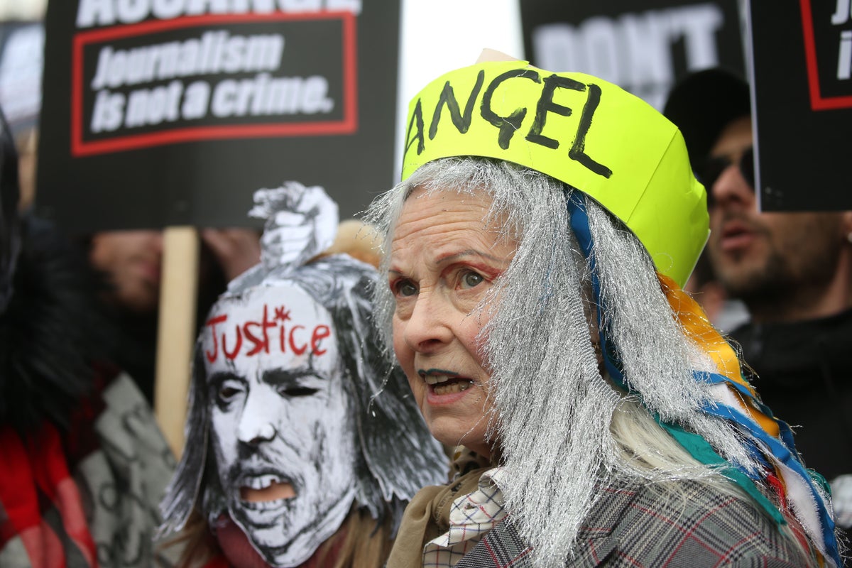Julian Assange va demander la libération de prison pour les funérailles de son amie Vivienne Westwood