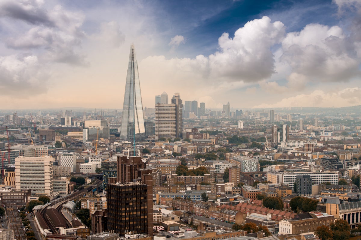 Le marché de Londres se refroidit alors que les prix de l'immobilier baissent en Grande-Bretagne