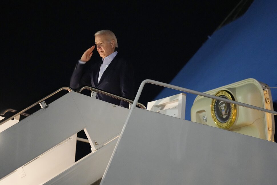 Biden accorde des grâces avant le nouvel an |  nouvelles nationales