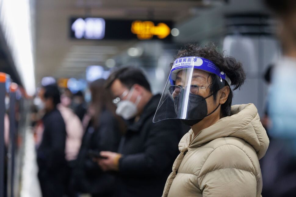 L'OMS recommande le masquage universel dans les espaces surpeuplés compte tenu de la « propagation actuelle » du COVID-19 dans le monde |  Infos santé