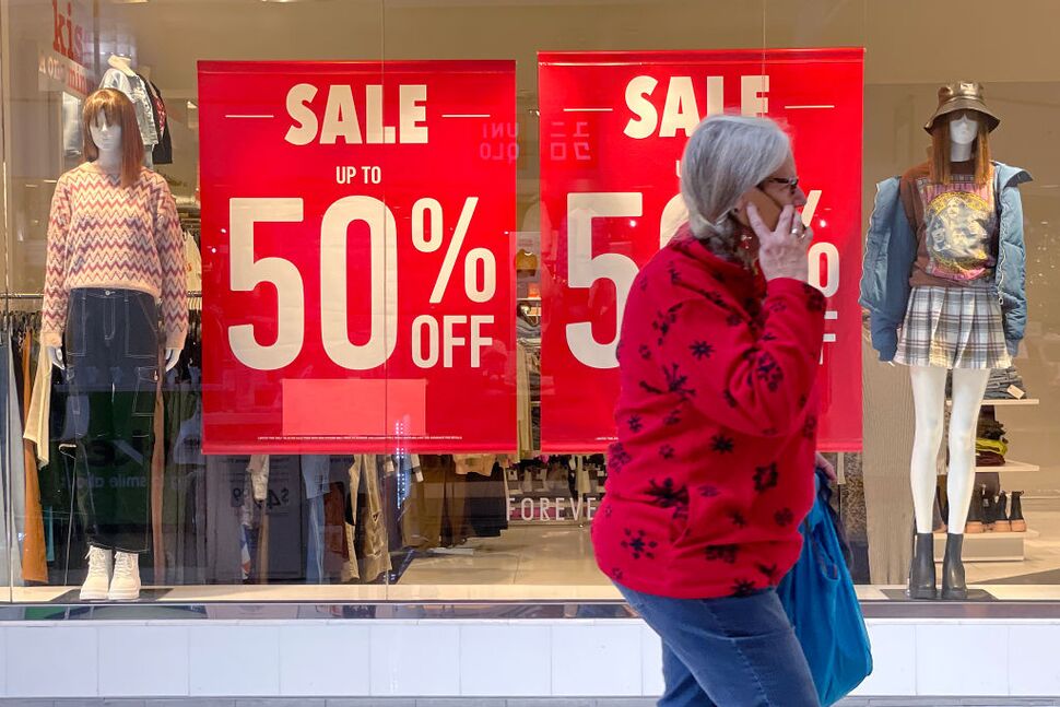 La confiance des consommateurs augmente pour le deuxième mois en raison de la baisse de l'inflation et de la hausse des revenus |  Économie