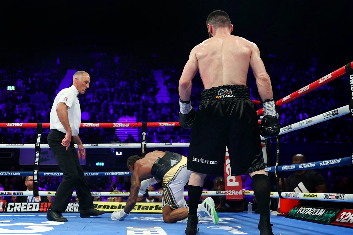 Artur Beterbiev défend les titres mondiaux avec l'arrêt au huitième round d'Anthony Yarde dans un combat incroyable