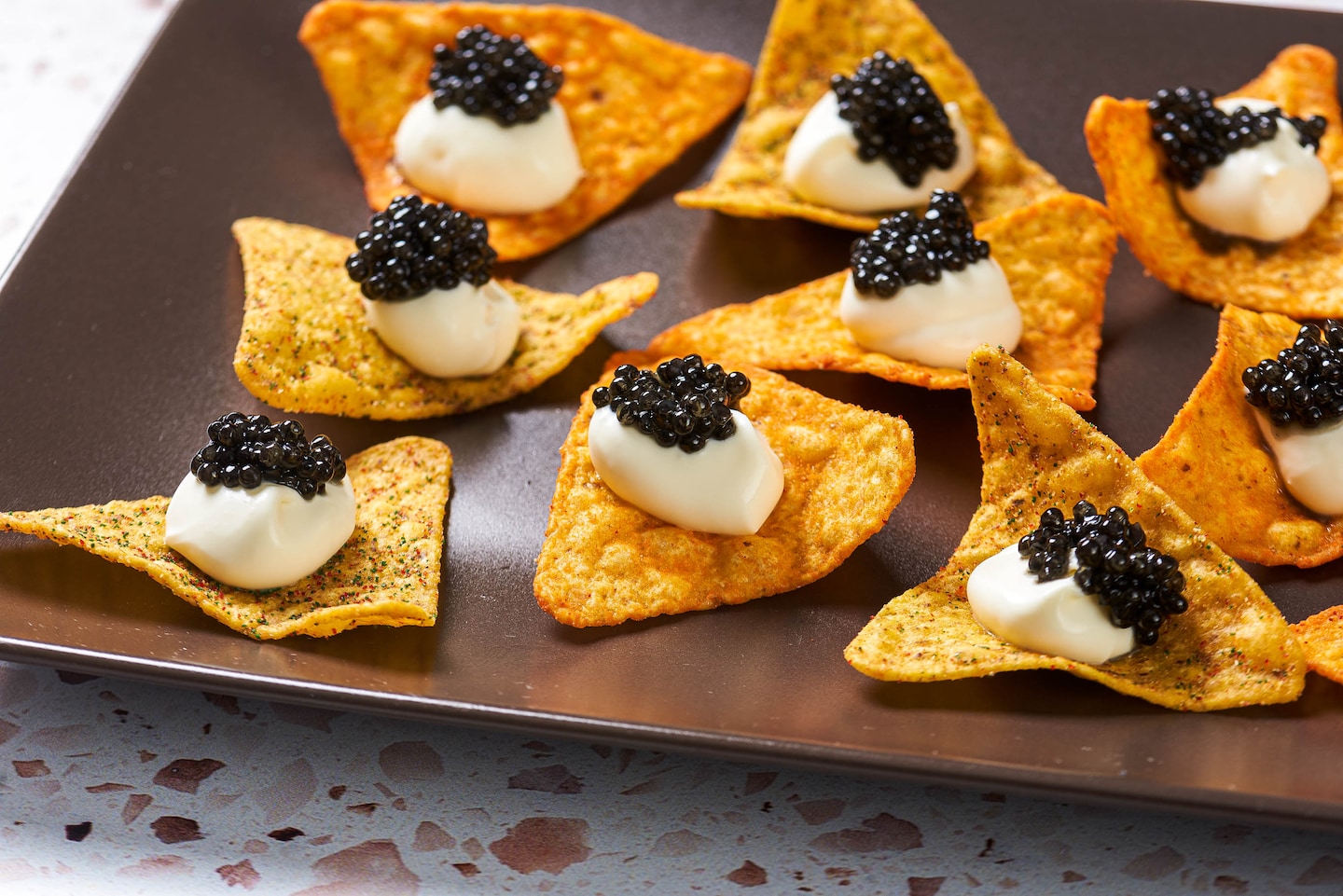 Caviar sur Doritos ?  TikTok adore ça.  Les chefs, pas tellement.