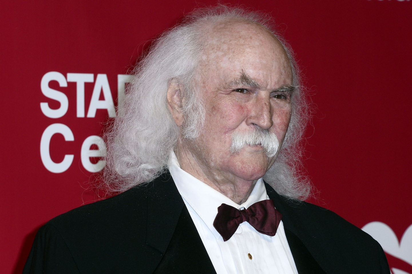 Confusion sur la mort de David Crosby, avis de décès retardés