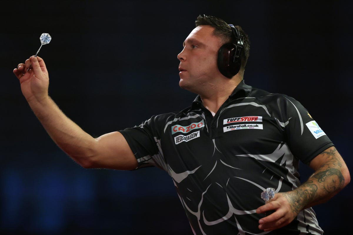 Gerwyn Price "pourrait ne plus jamais jouer au championnat du monde de fléchettes" alors qu'il enfile des protège-oreilles lors d'une défaite choc