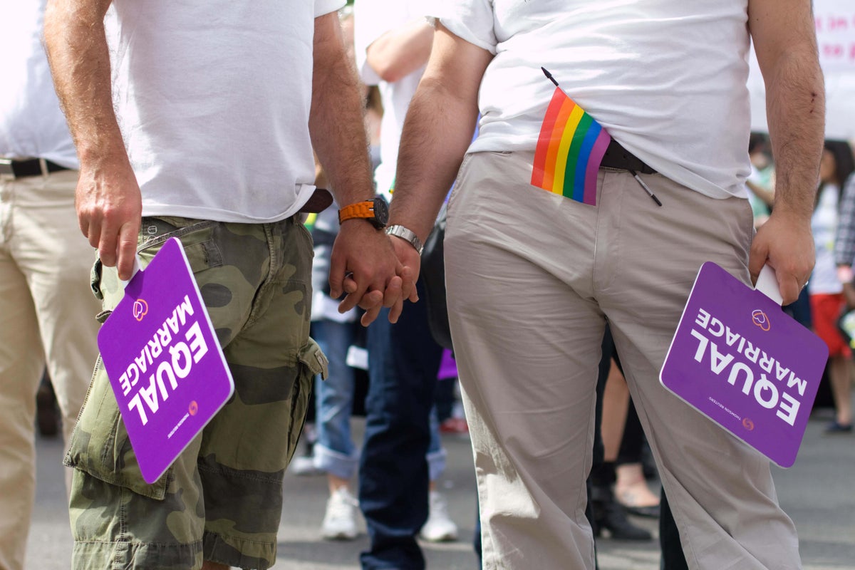 L'Église critiquée pour ne pas avoir entièrement renversé l'interdiction du mariage homosexuel