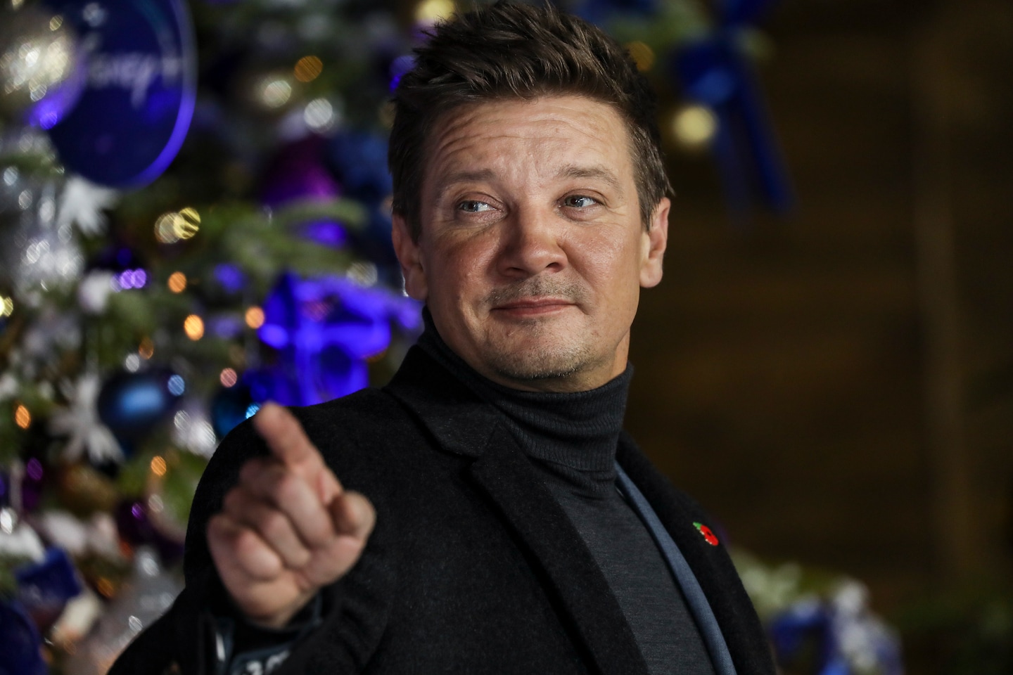 L'accident de chasse-neige de Jeremy Renner le met dans un état "critique mais stable"