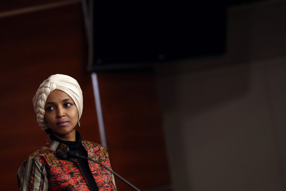 Les républicains de la Chambre des représentants évincent Ilhan Omar du comité alors que les démocrates fustigent le GOP pour une « revanche politique » |  Politique