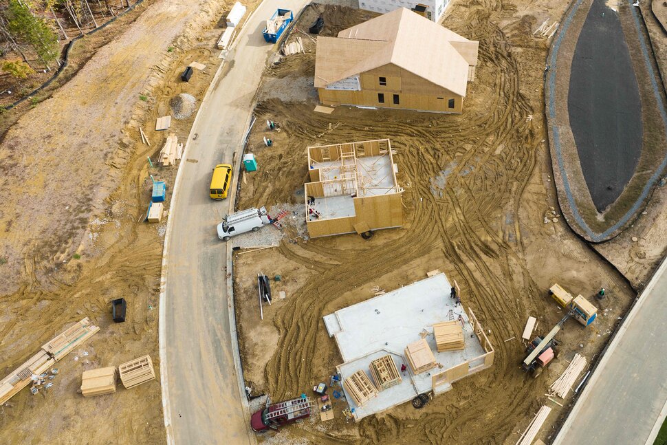 Nouvelle construction mélangée en janvier alors que les permis augmentent légèrement alors que les mises en chantier tombent |  Économie