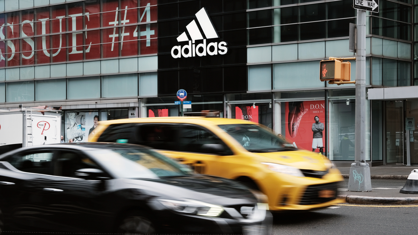 Adidas cherche à réutiliser les produits Yeezy invendus.  Voici quelques-unes de ses options