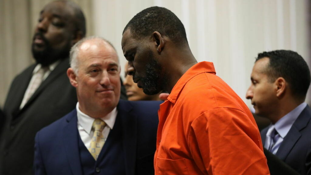 R. Kelly condamné à un an de prison supplémentaire pour pédopornographie