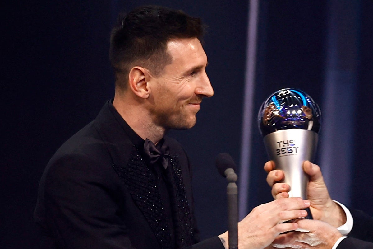 Lionel Messi nommé meilleur joueur masculin aux Best FIFA Awards alors qu'Alexia Putellas et Sarina Wiegman gagnent également