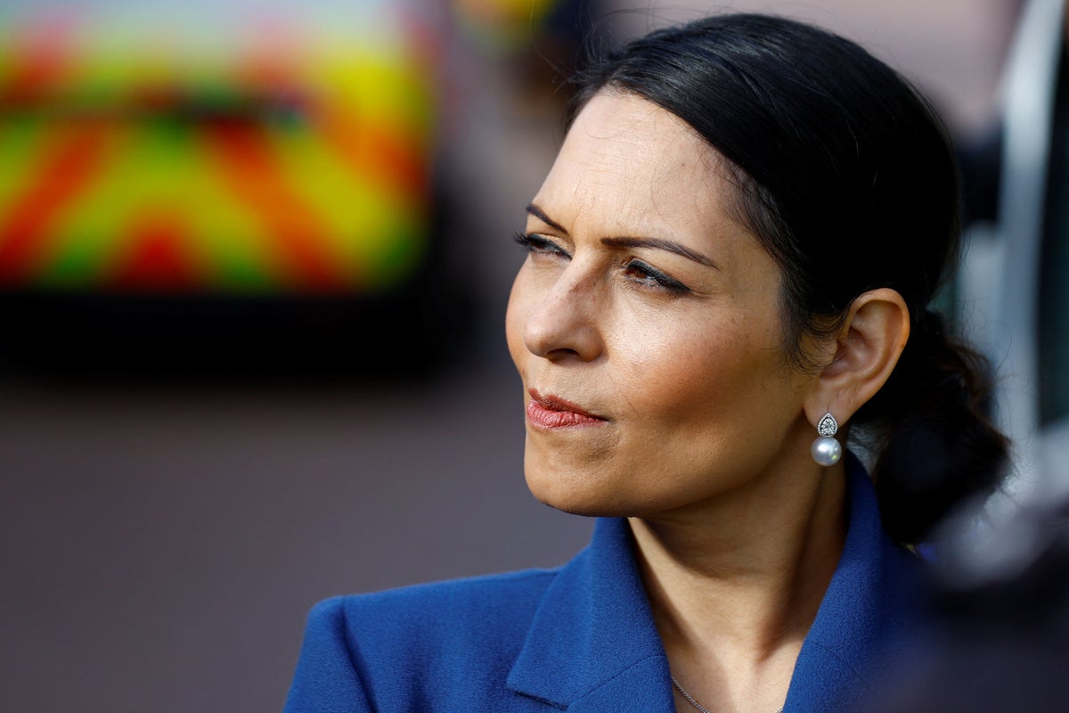Priti Patel demande à Jeremy Hunt d'arrêter la hausse prévue de l'impôt sur les sociétés