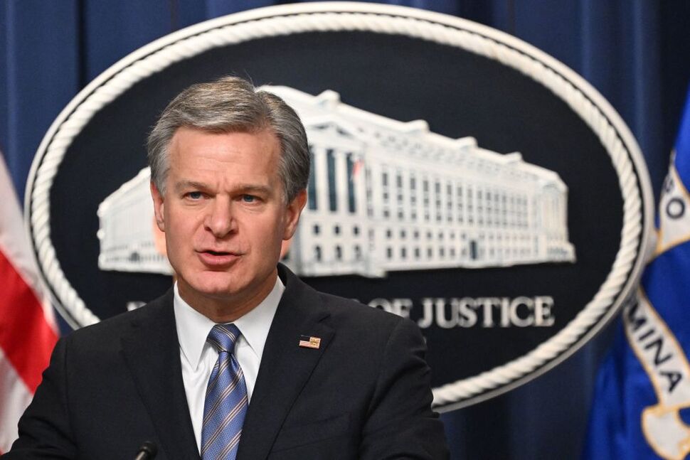 Le directeur du FBI déclare que l'origine du COVID-19 est "très probablement" un incident de laboratoire en Chine |  Infos santé