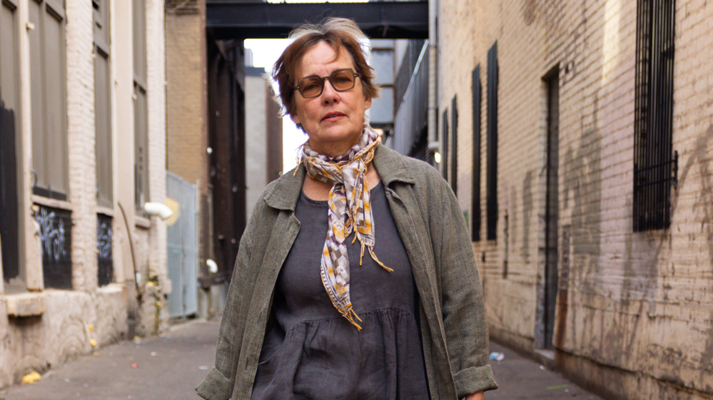 La vétéran du folk Iris DeMent nous montre le "monde" sur lequel elle a travaillé