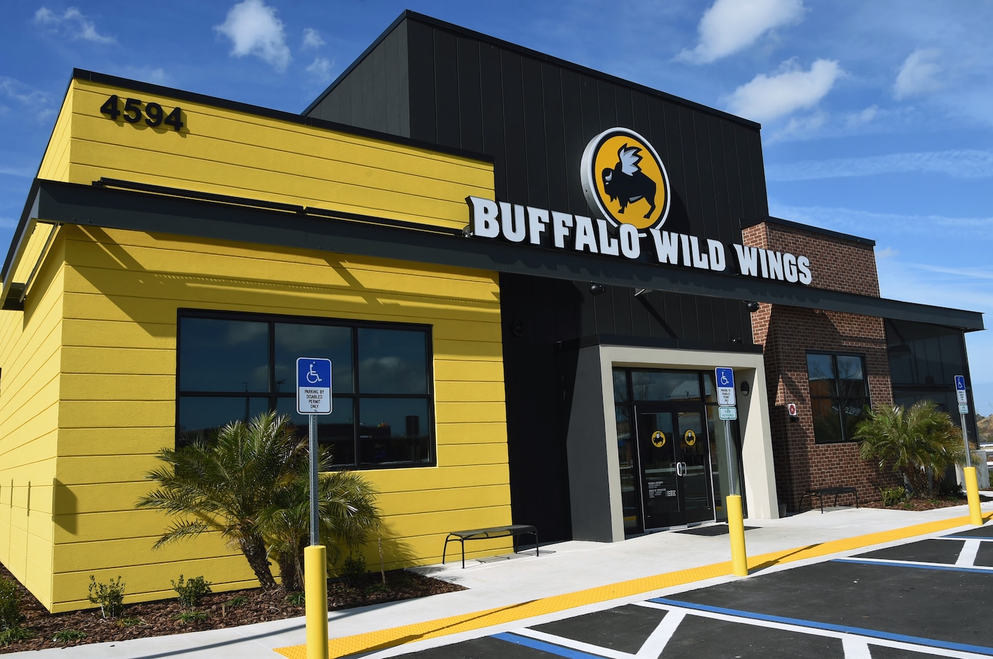 Buffalo Wild Wings poursuivi en justice pour avoir affirmé que les «ailes désossées» ne sont pas des ailes