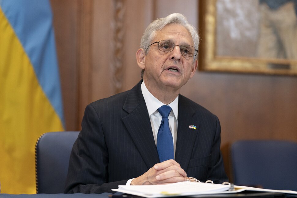 Pourquoi Merrick Garland était-il en Ukraine ?  |  nouvelles nationales