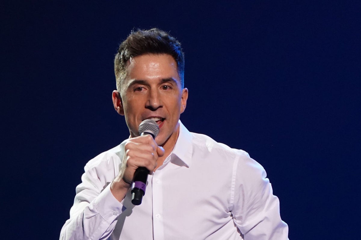 Russell Kane fait référence au projet de loi sur la migration lors de l'événement humoristique Teenage Cancer Trust