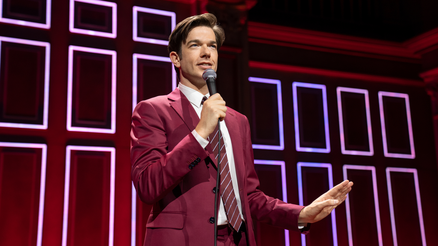 Dans 'Baby J', les blagues de John Mulaney sont toutes aux dépens d'une seule personne : John Mulaney