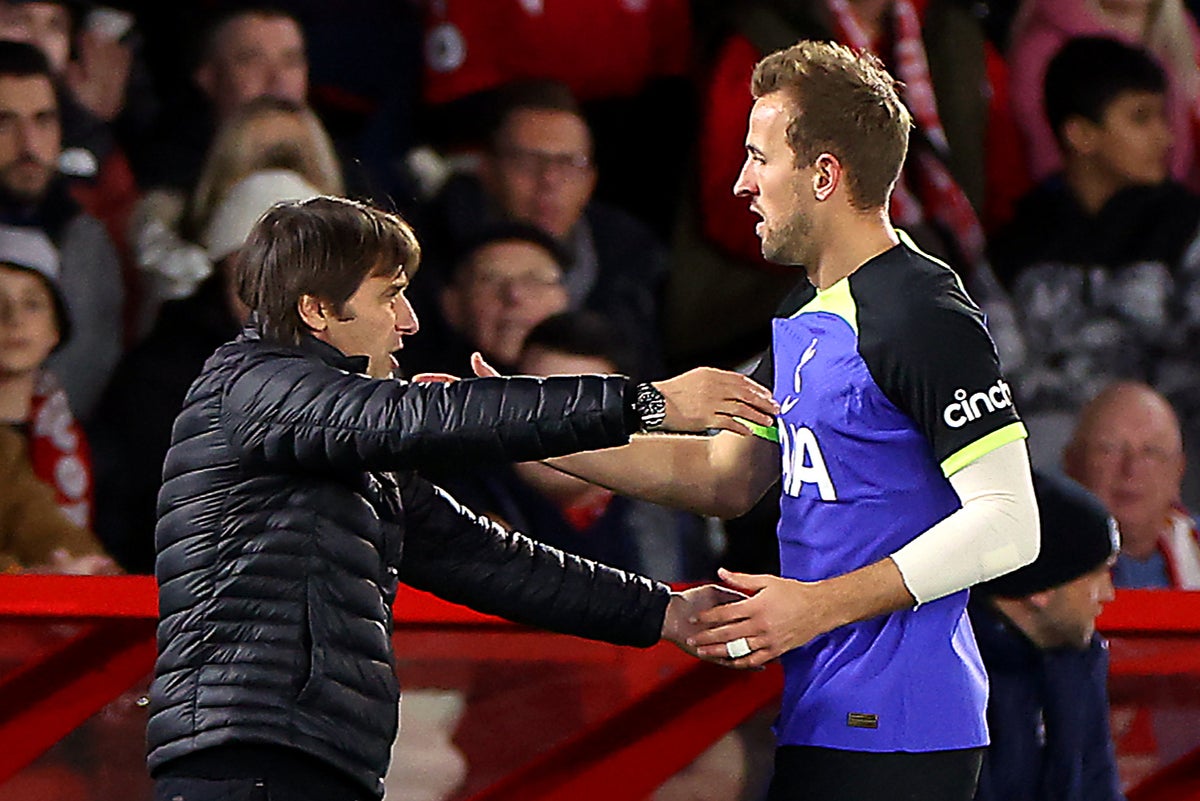 Harry Kane rompt enfin le silence sur la sortie de Tottenham d'Antonio Conte et les critiques sur les cartons rouges