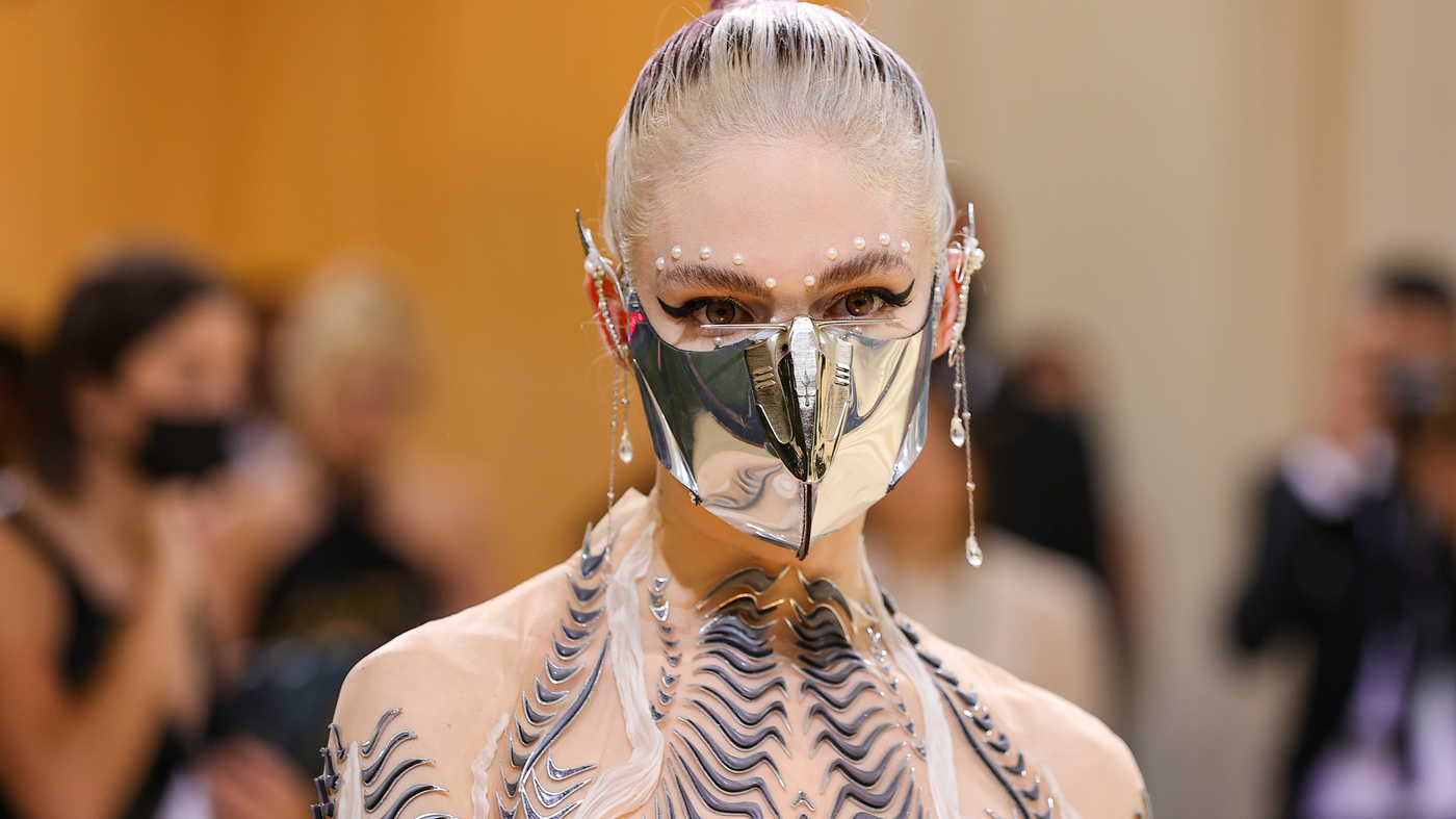 Grimes invite les fans à créer des chansons avec une version de sa voix générée par l'IA