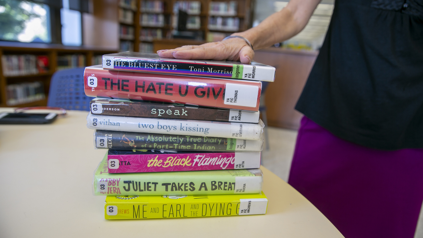 Opinion: Les livres ne sont pas des mines terrestres