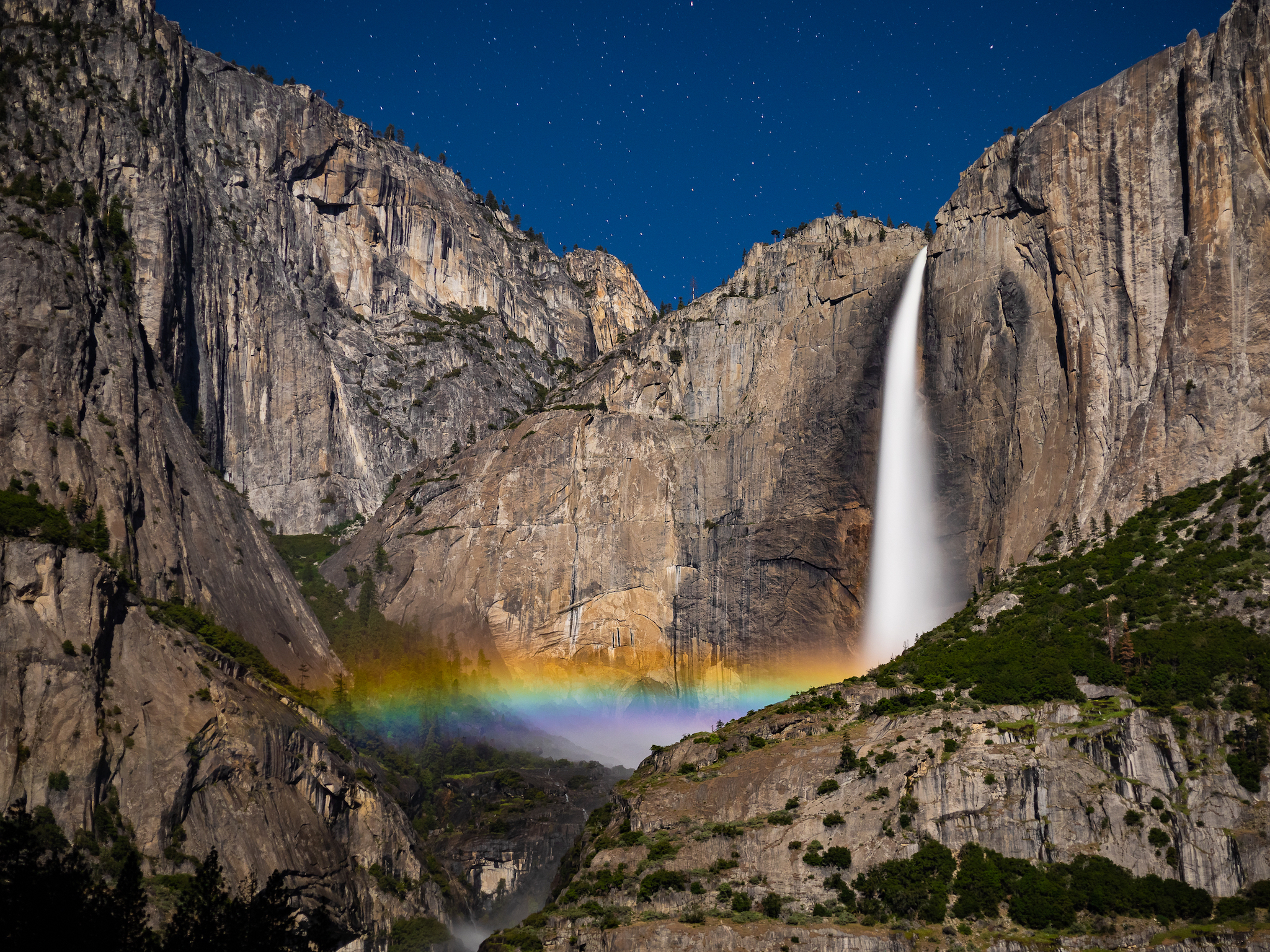 C'est le meilleur moment pour voir le rare arc de lune de Yosemite