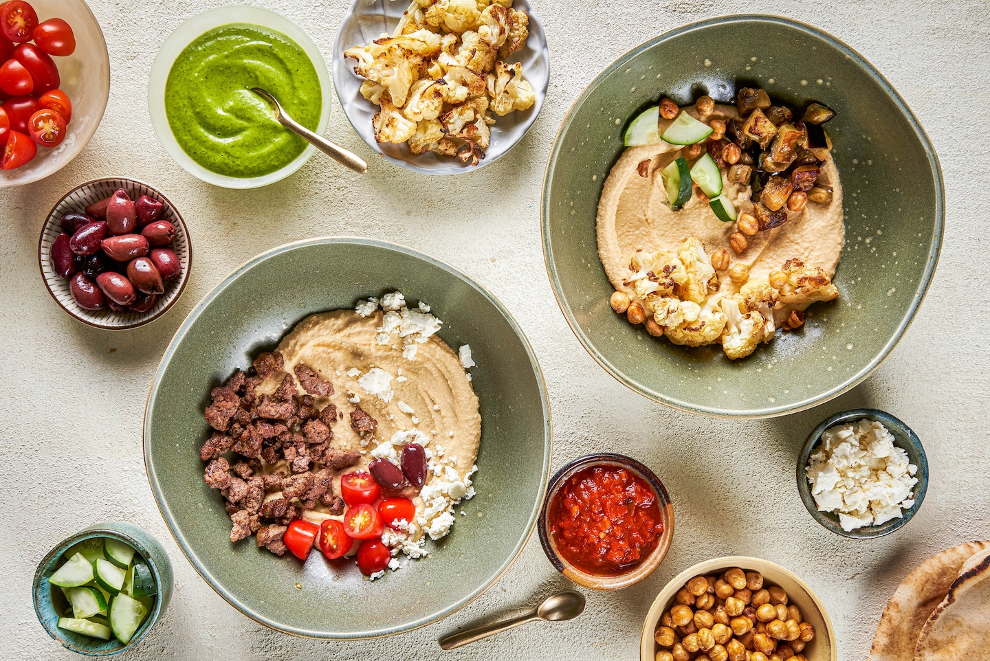 Comment construire un bol de houmous : Recettes de protéines, sauces et garnitures