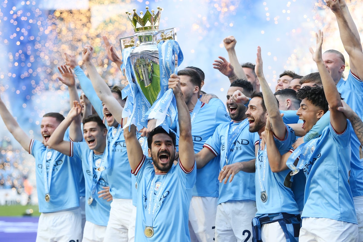 Jamie Carragher et Gary Neville lancent un ultimatum à Man City sur les allégations de FFP