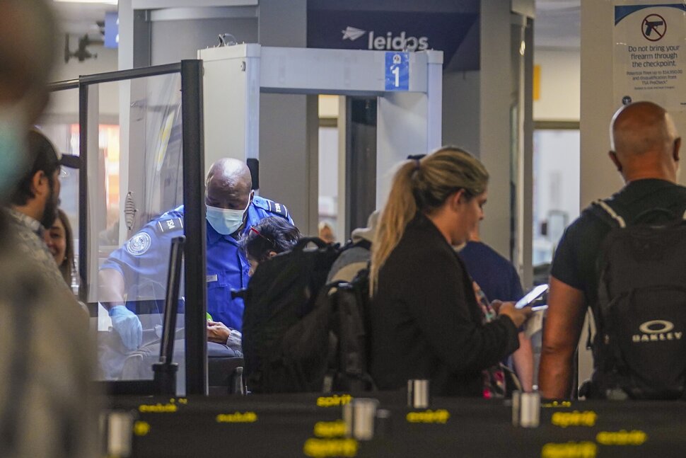 TSA : les voyages en avion pendant le week-end des fêtes rebondissent et dépassent les niveaux pré-pandémiques |  Infos santé