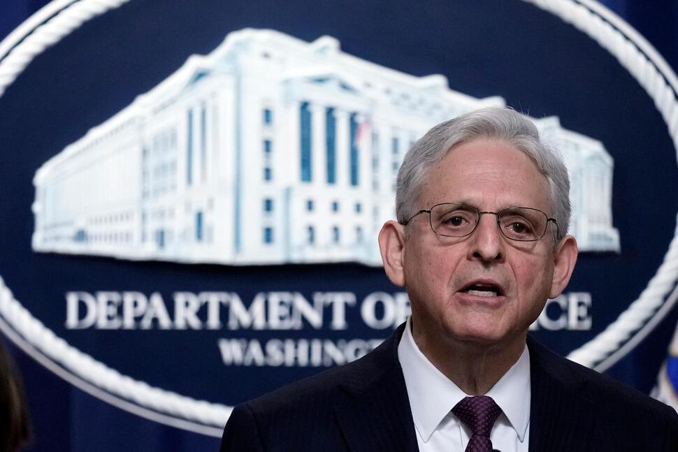 Merrick Garland soutient Smith dans une affaire de documents alors que Trump triple ses insultes |  nouvelles nationales