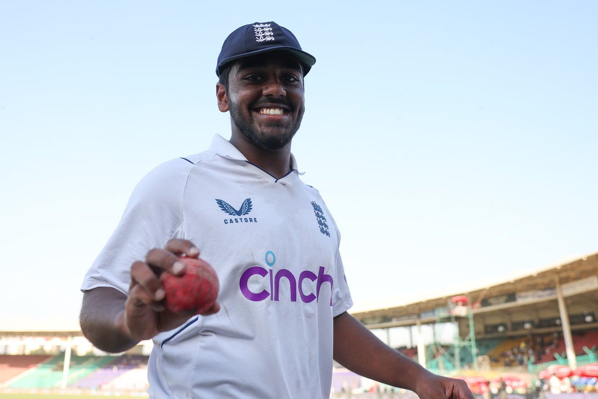 L'Angleterre ajoute Rehan Ahmed à l'équipe des Ashes pour un deuxième test en couverture de Moeen Ali