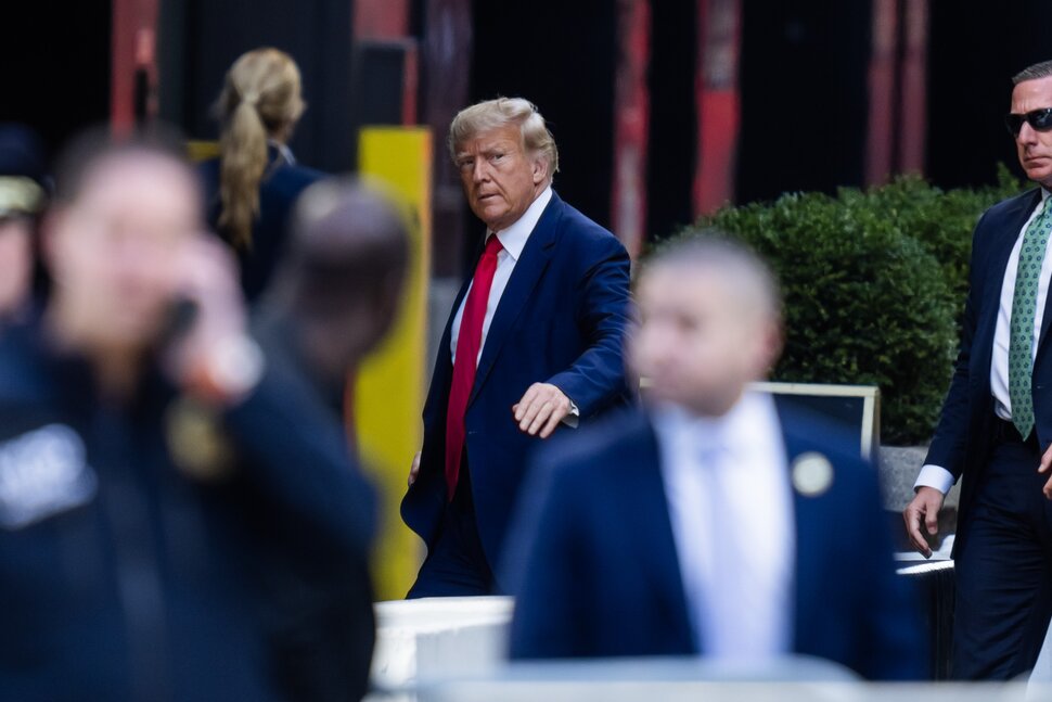 Le juge ordonne que le procès des documents classifiés de Trump commence en mai 2024 |  nouvelles nationales