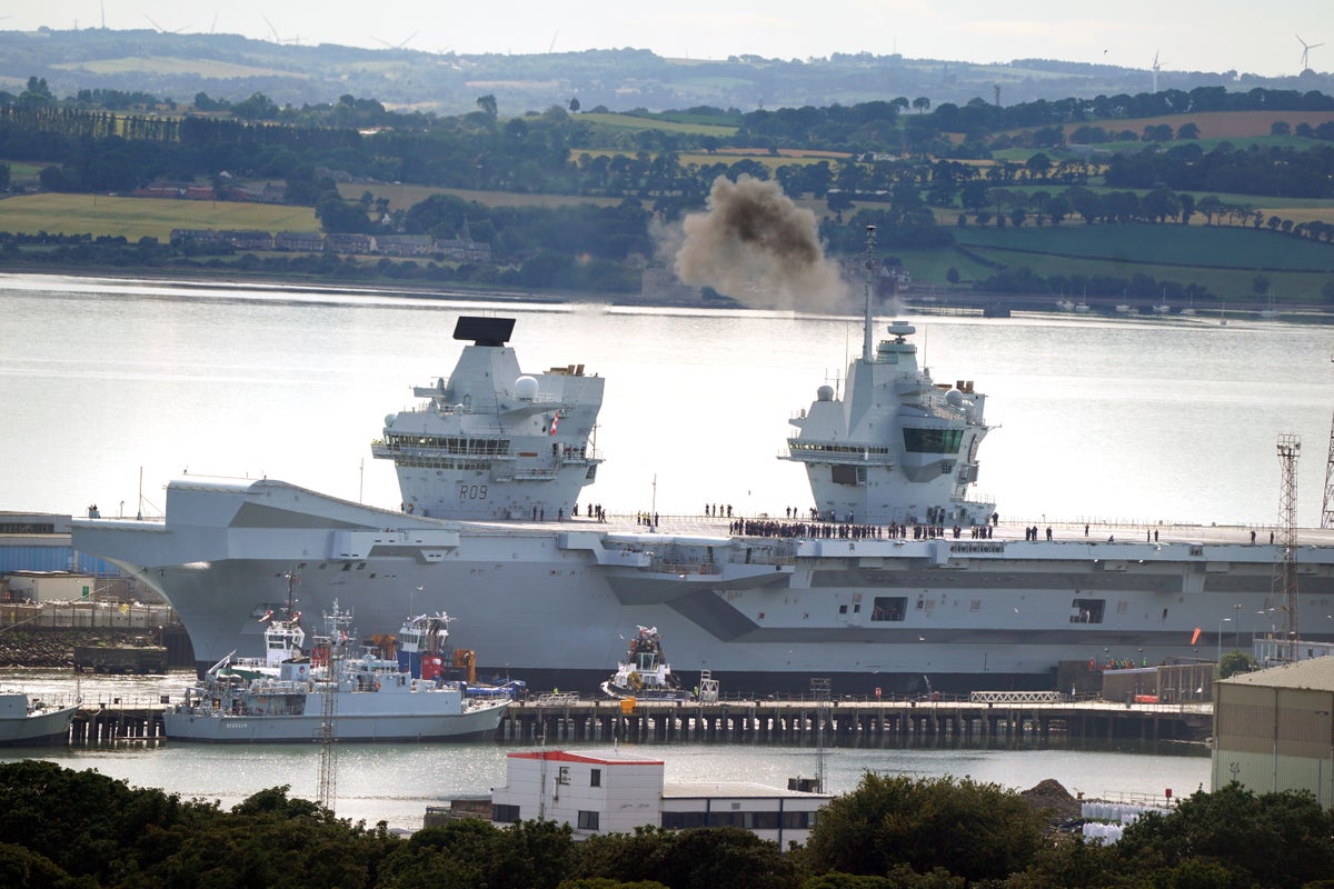 Le HMS Prince of Wales quitte la cale sèche après neuf mois de réparations